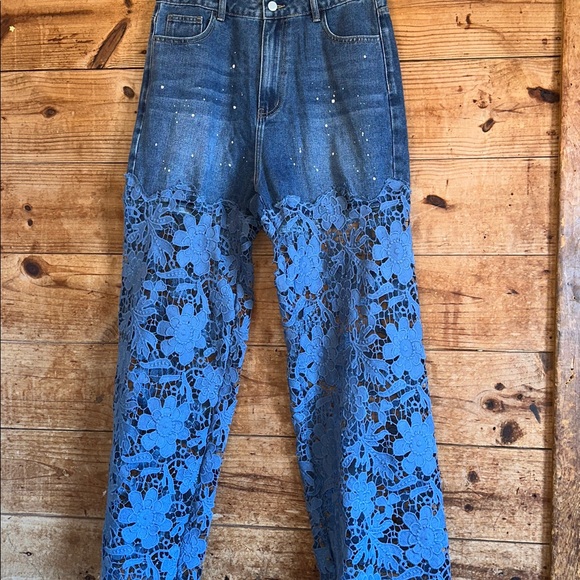 Micas Unique Floral Lace Overlay Denim Jeans NWT - Picture 3 of 13